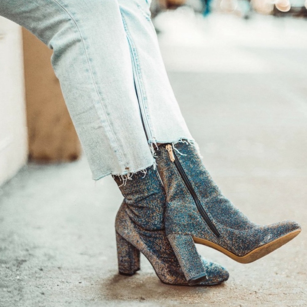 Sam Edelman sock ankle heeled booties size 6